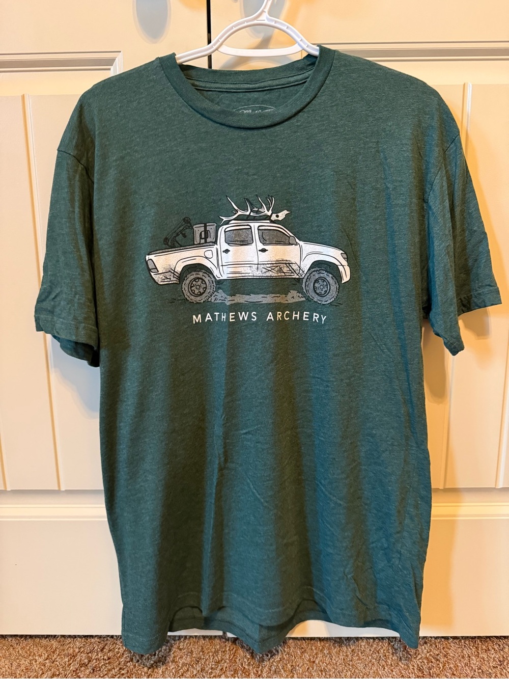 Men's Green Graphic Short Sleeve Tee